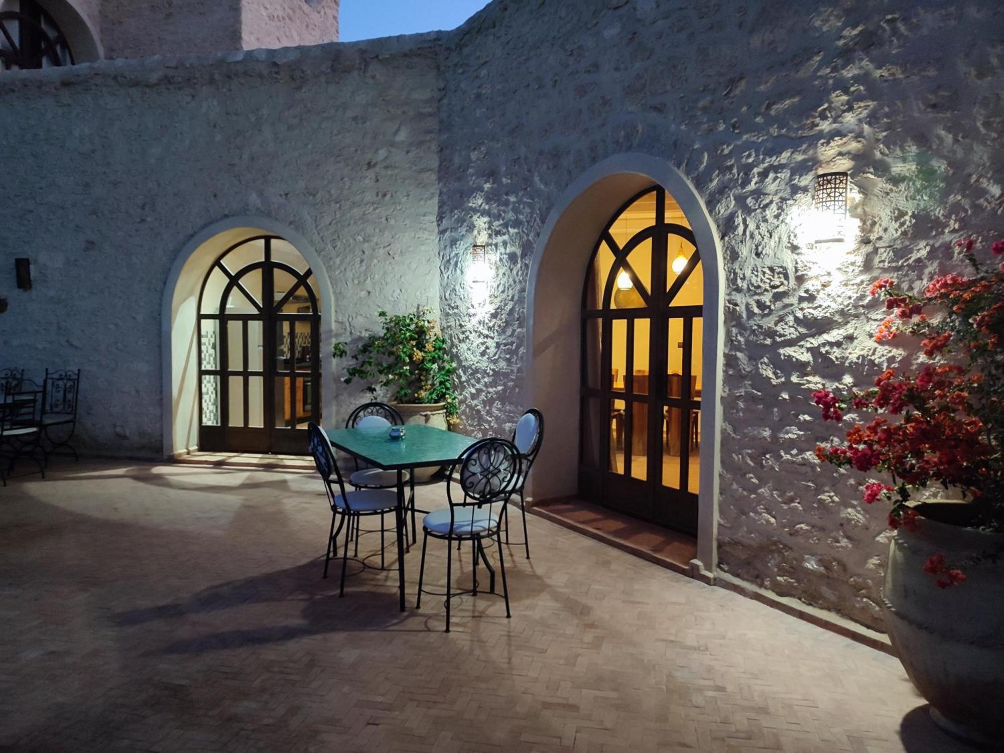 Riad Bini-Ddik Эс-Сувейра Экстерьер фото